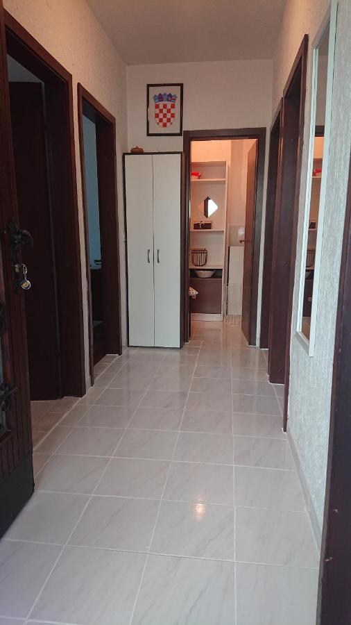 Apartment Devcic Πόρετς Εξωτερικό φωτογραφία