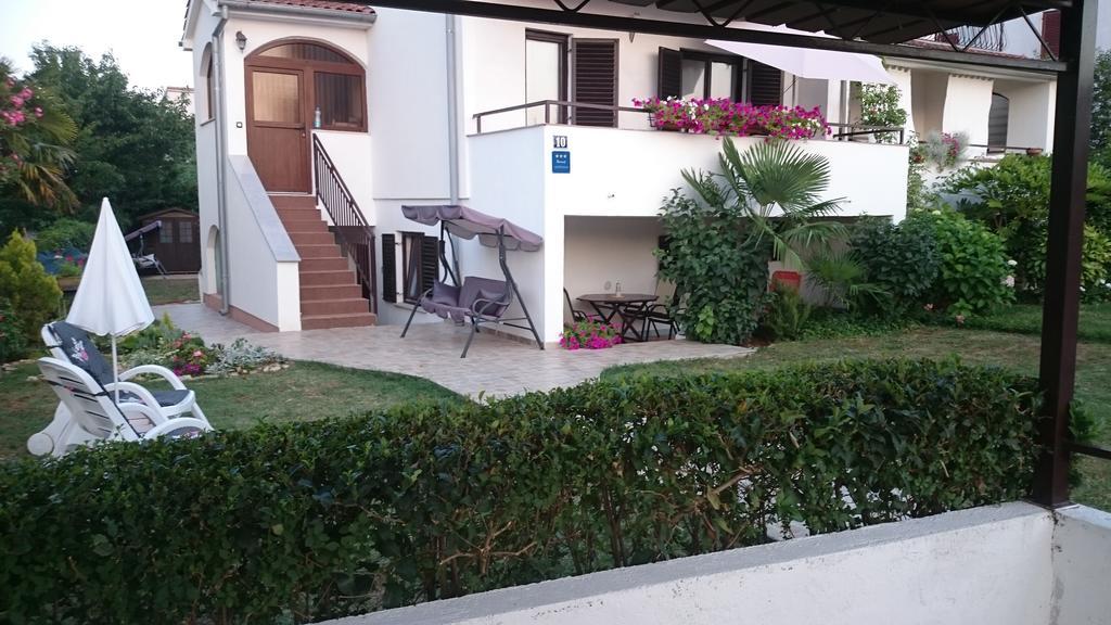 Apartment Devcic Πόρετς Εξωτερικό φωτογραφία
