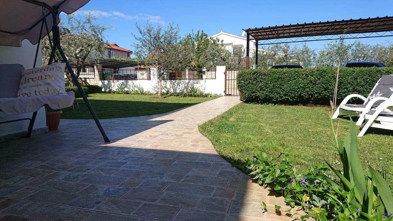 Apartment Devcic Πόρετς Εξωτερικό φωτογραφία