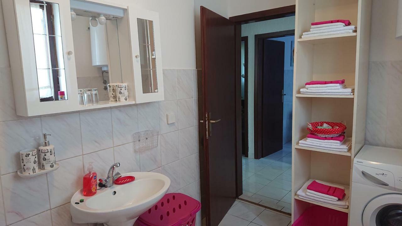 Apartment Devcic Πόρετς Εξωτερικό φωτογραφία