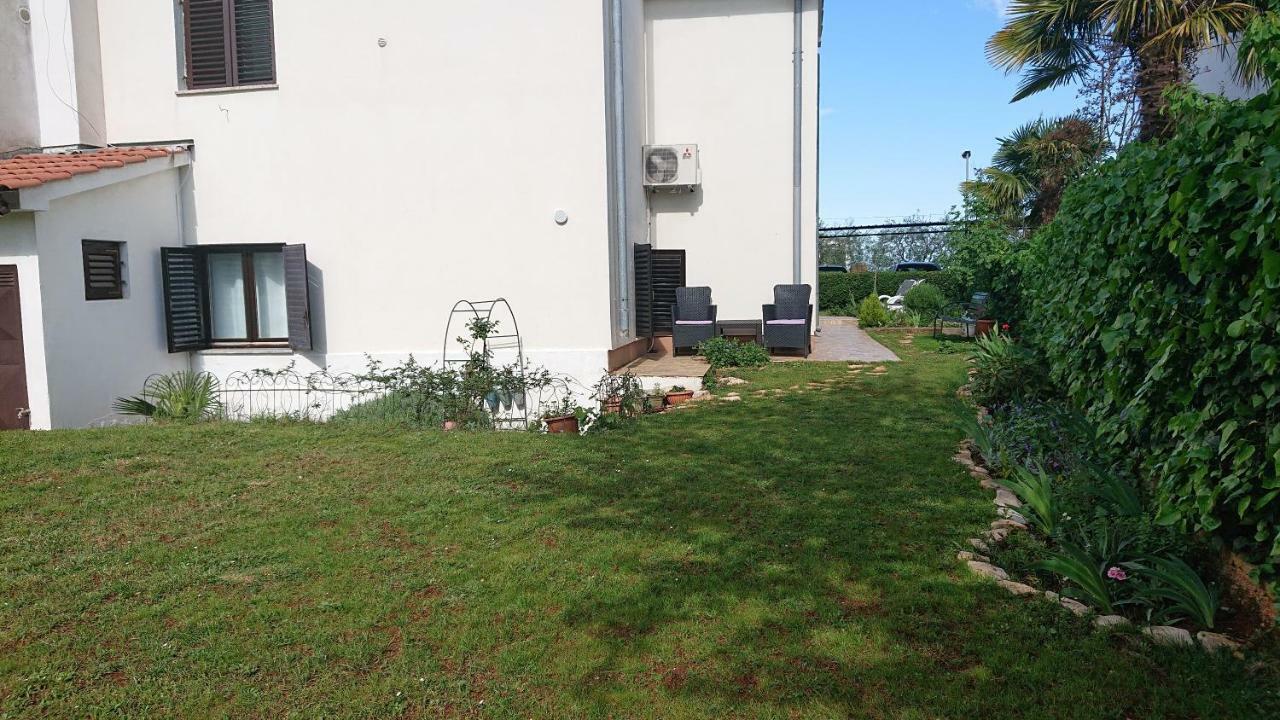 Apartment Devcic Πόρετς Εξωτερικό φωτογραφία