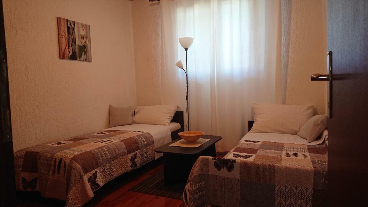 Apartment Devcic Πόρετς Εξωτερικό φωτογραφία